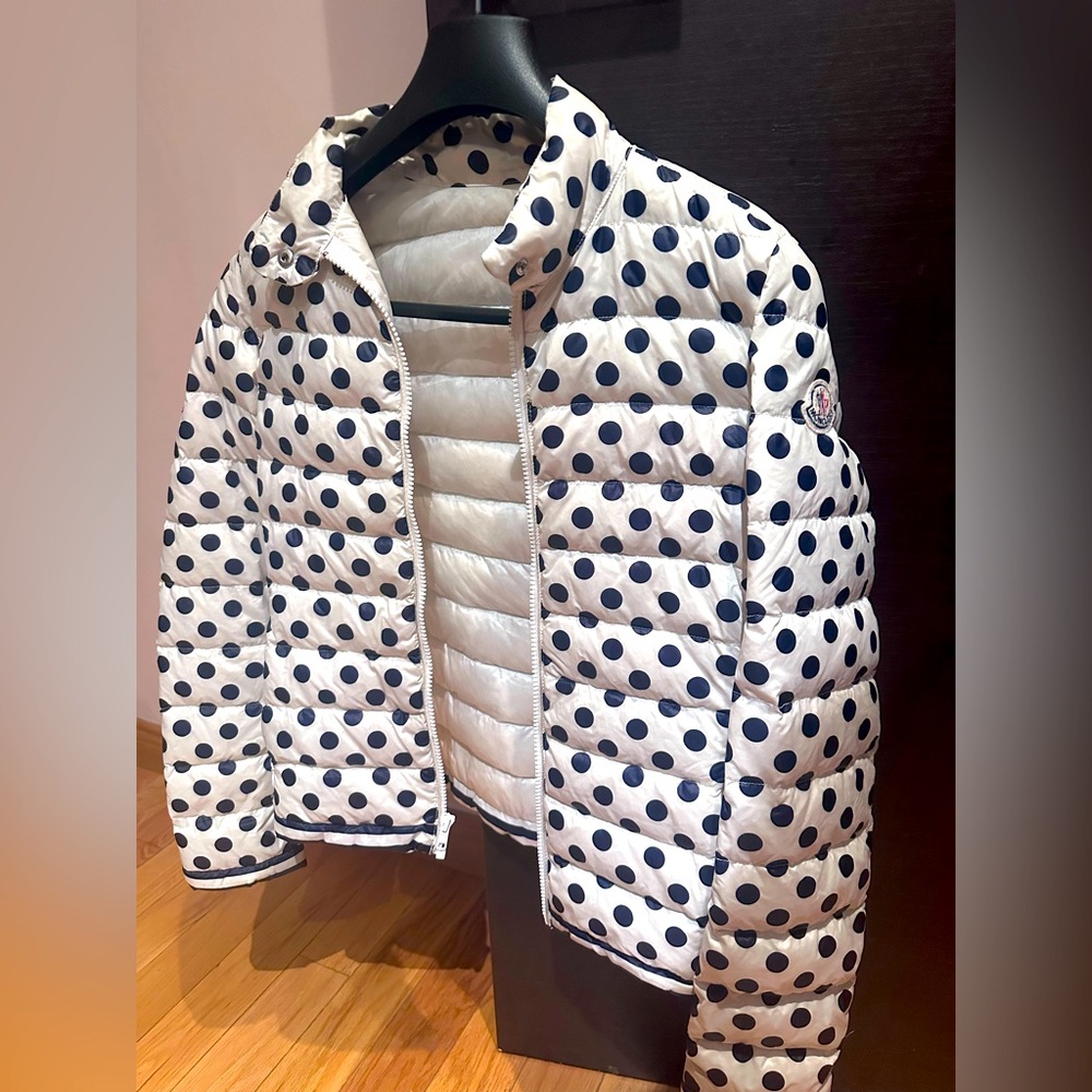 Moncler. Size 14 Y (164cm).